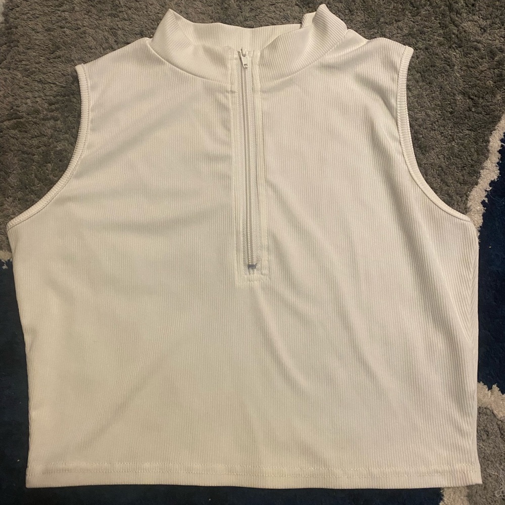 SHEIN White Sleeveless turtleneck